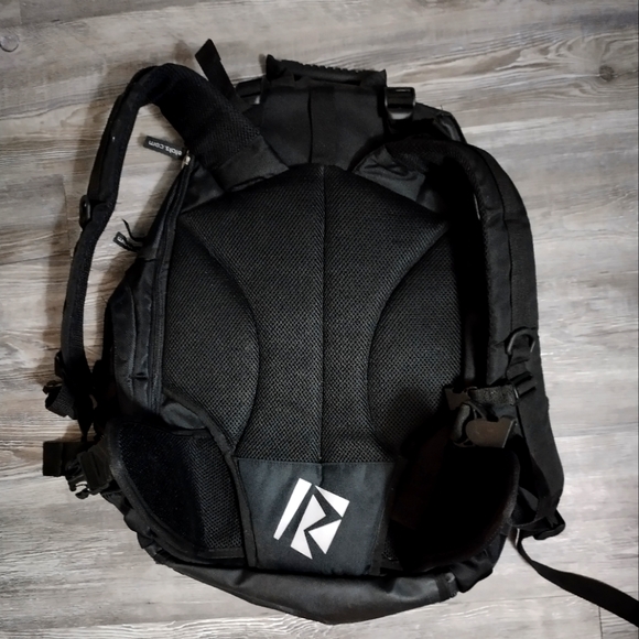 Retaks Lifestyle Backpack - Picture 2 of 5
